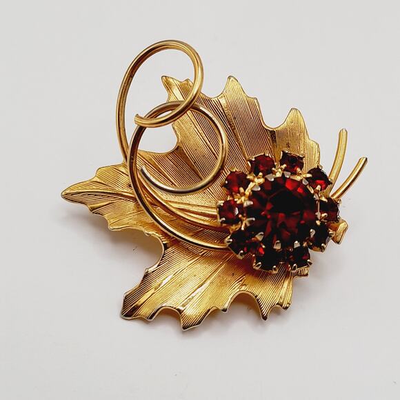 Vintage Gold Tone Maple Leaf Brooch with Red Rhinestones – 1.5 Inches - Picture 7 of 8
